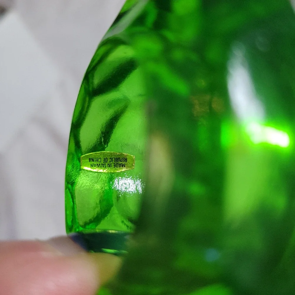 Vintage Faceted Acrylic Napkin Rings Set of 8 Green Yellow Orange Chunky